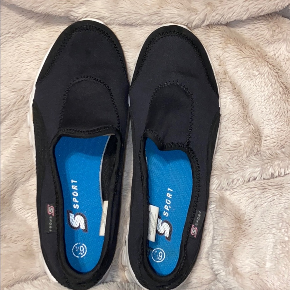 S sport slip on no lace shoes